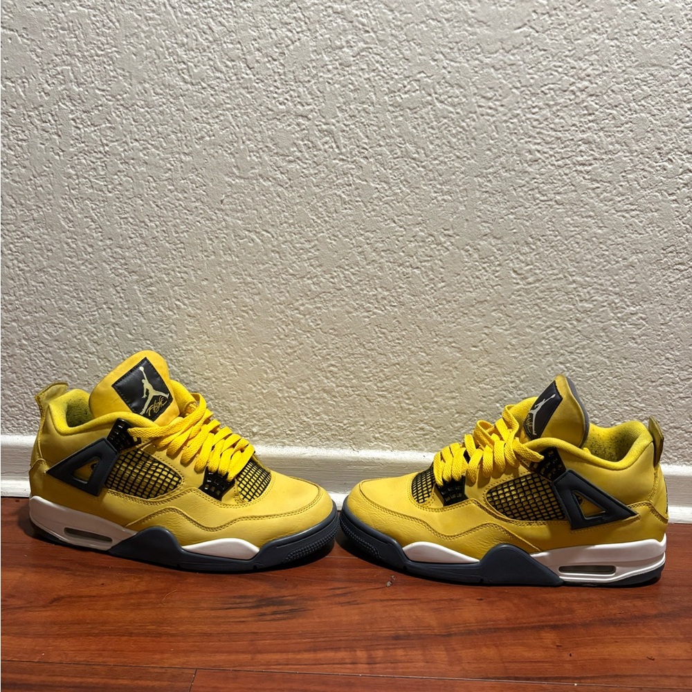 Jordan 4 lightings - Picture 2 of 2